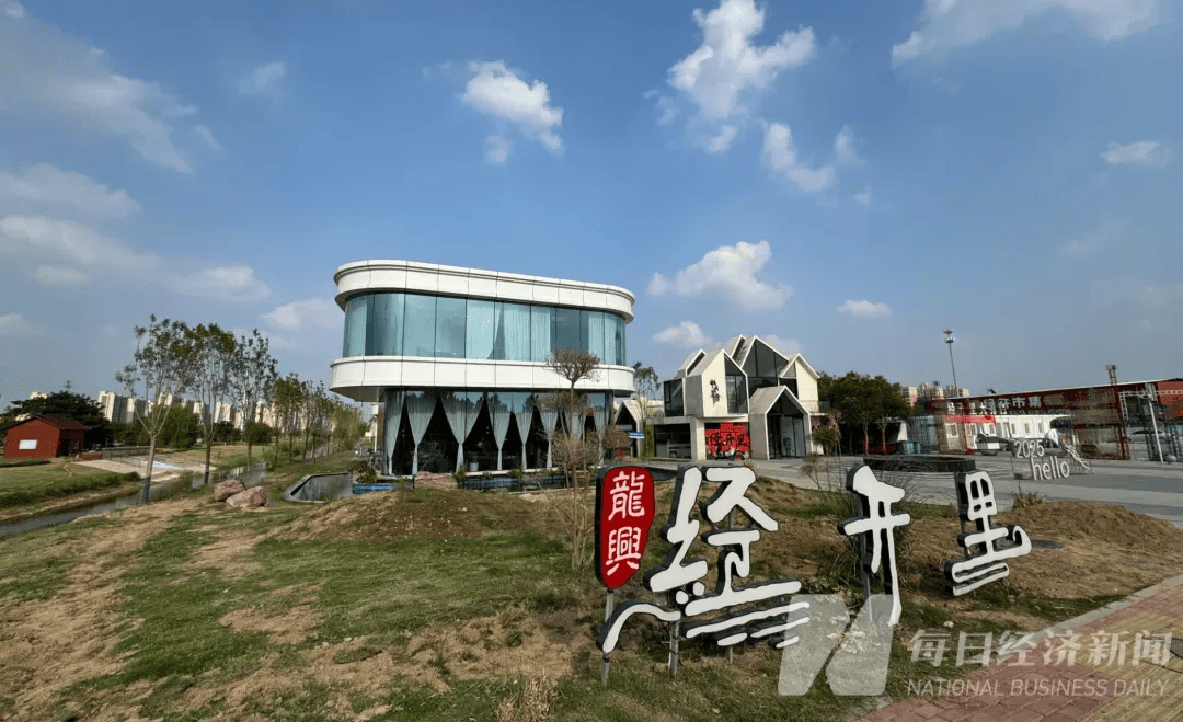 阿那亚告了“阿那亚分亚”，河南新乡6万元仿建的“最孤独礼堂”被判拆除，复制网红建筑侵权有了经典判例
