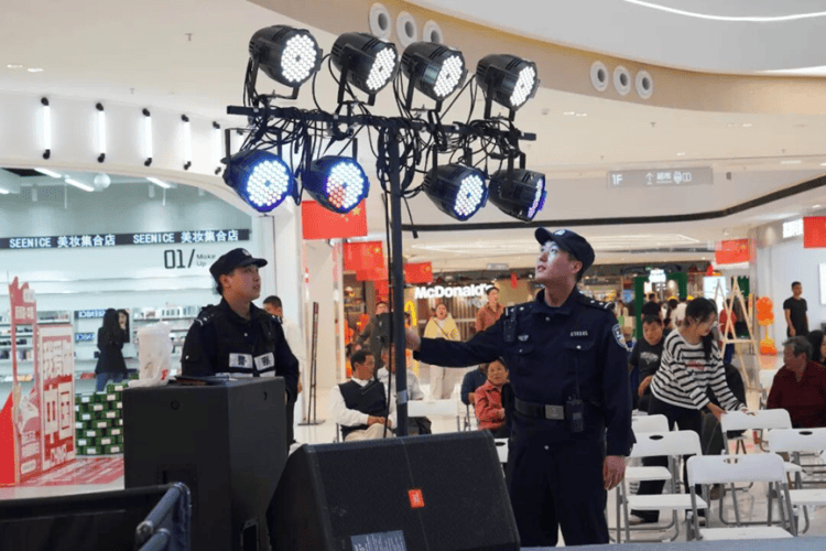 “苏超”点球大战！连云港第二现场的“藏蓝”守护力量
