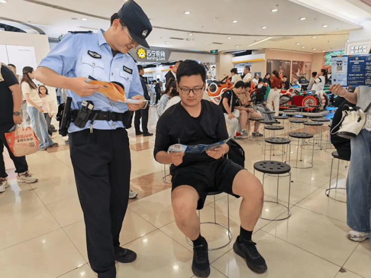 “苏超”点球大战！连云港第二现场的“藏蓝”守护力量