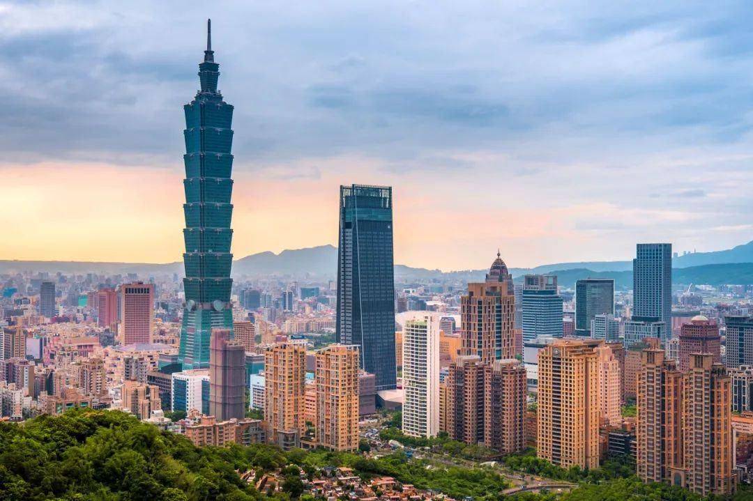 面对赖清德极力巴结日本，我期待明年国庆再无遗憾